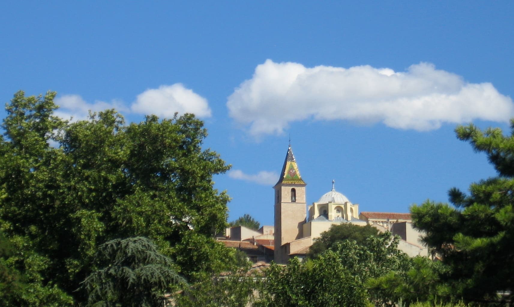 Allauch, village provençal au pied des collines du Garlaban