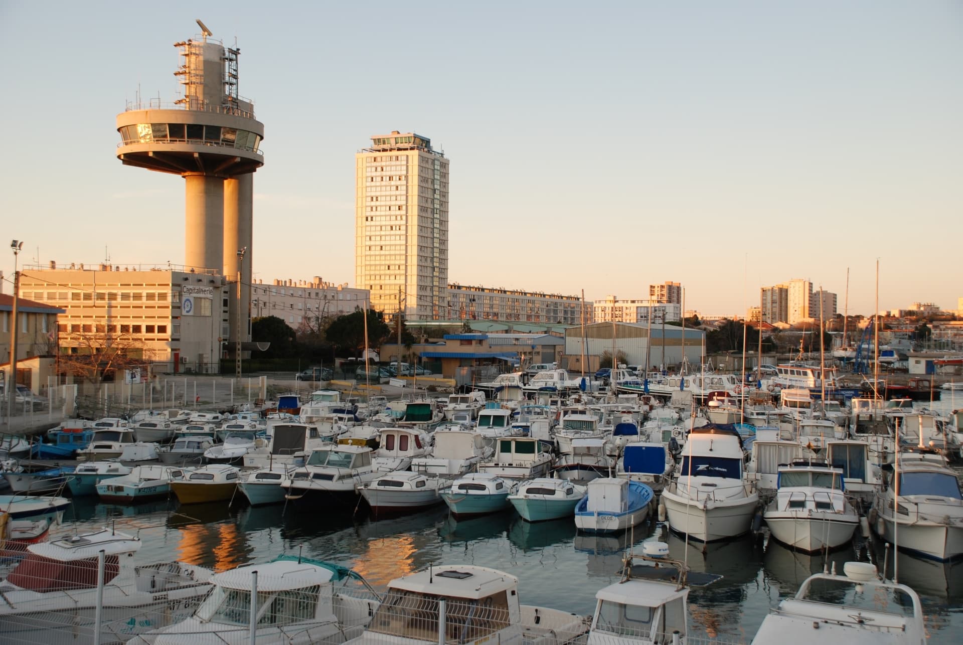 Port-de-Bouc, le port de plaisance au soleil couchant