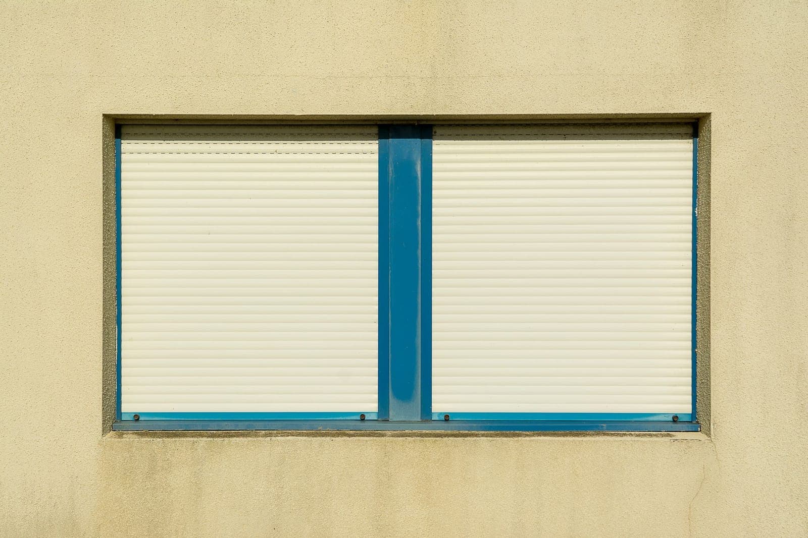 Volet roulant PVC installé sur maison - BS PRO