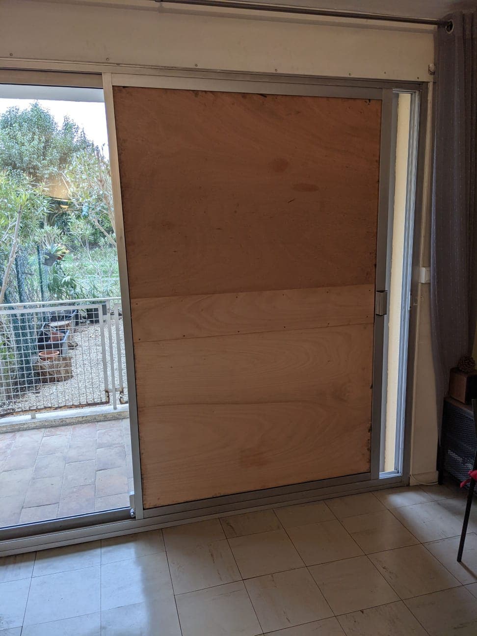 Mise en sécurité d'un local vacant par panneau OSB - Porte anti-squat BS PRO Marseille Aix