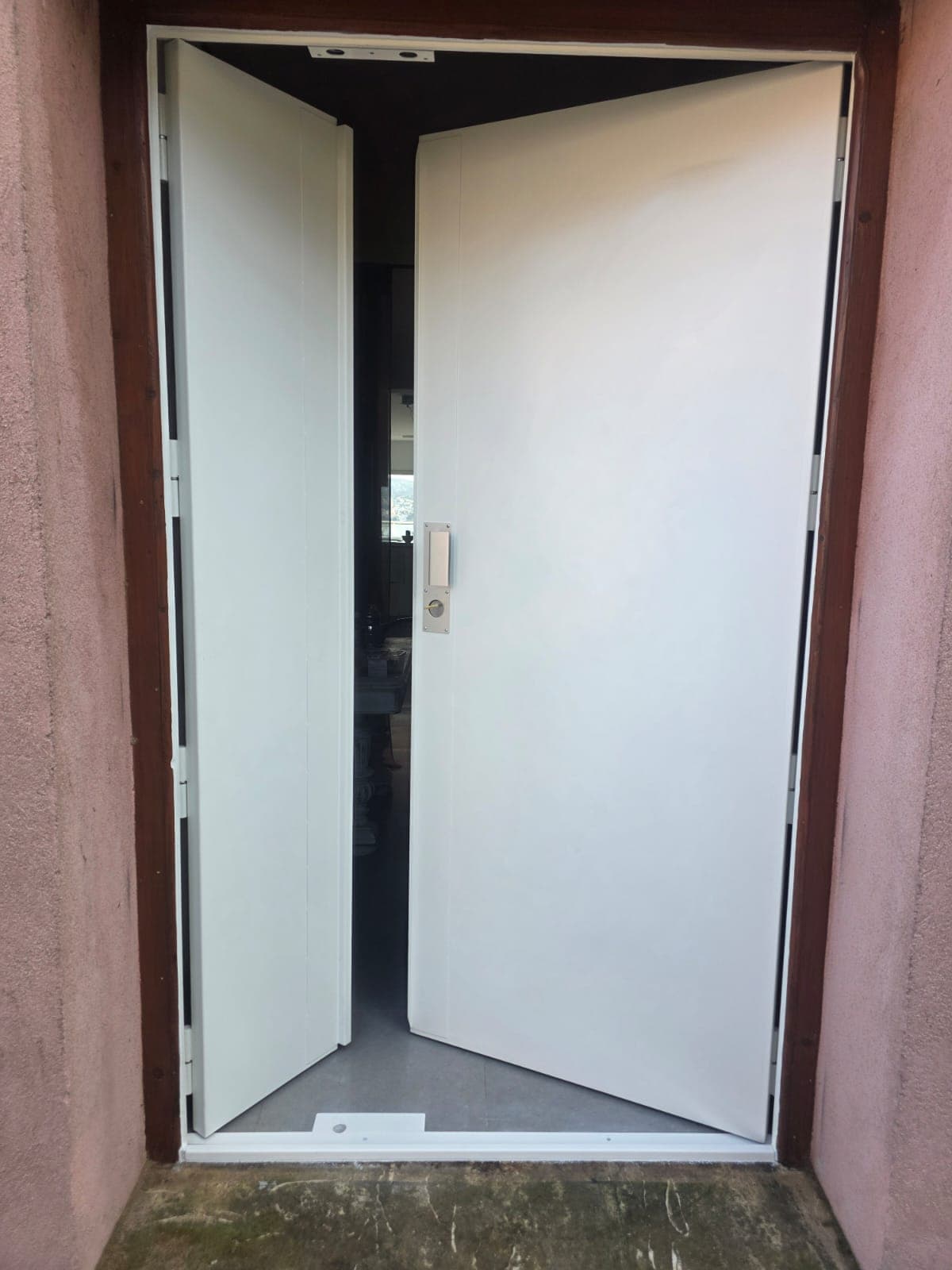 Porte blindée double vantaux Martigues - Installation terminée